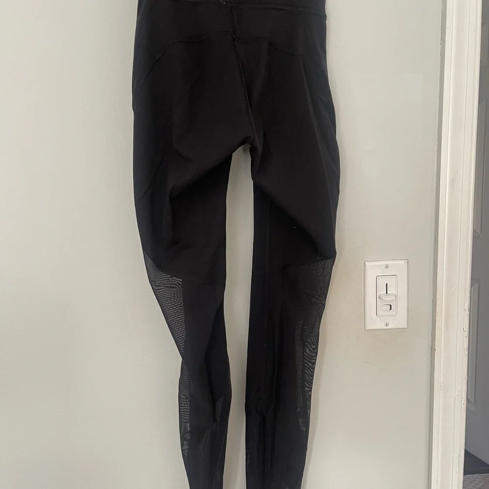 Lululemon - Picture 5 of 5